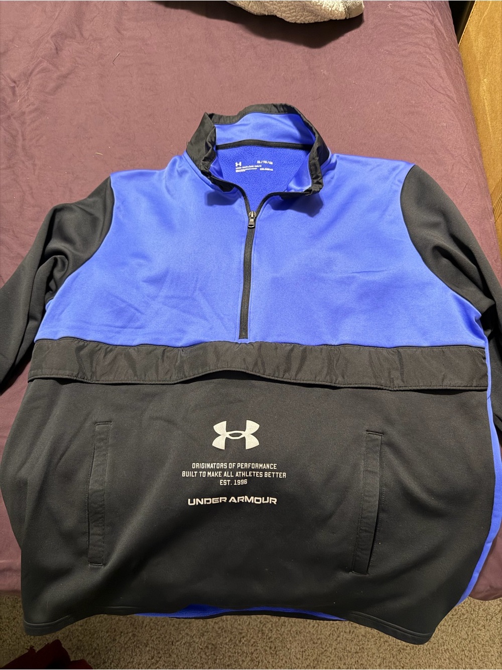 Under Armour Men pull over no hood